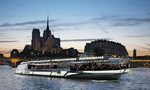 Bateaux-Mouches - Jean Sébastien Mouche devant Notre-Dame de Paris