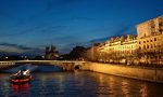 Bateaux-Mouches - bateau sur la Seine de nuit