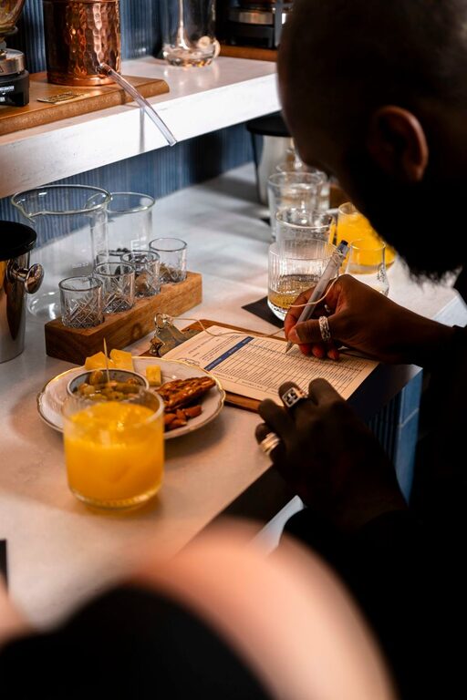 Мастер-класс по дистилляции джина на английском языке