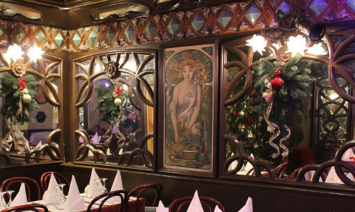 New Year's Eve dinner in Paris at La Crémaillère 1900 restaurant Photos