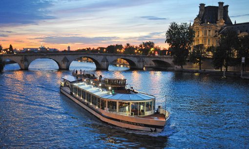 Christmas Eve on the Seine in Paris aboard Paris en Scène Photos