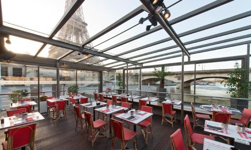 Dinner at the foot of the Eiffel Tower & Guided Cruise Photos