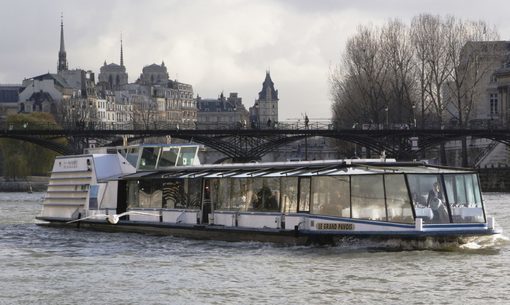 Lunch Cruise on the Seine in Paris aboard a Paris Seine boat Photos