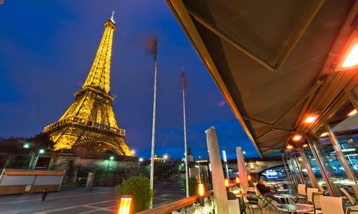 Cena ai piedi della Torre Eiffel e Crociera Commentata Foto