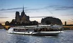 Bateaux-Mouches - Jean Sébastien Mouche in front of Notre-Dame de Paris
