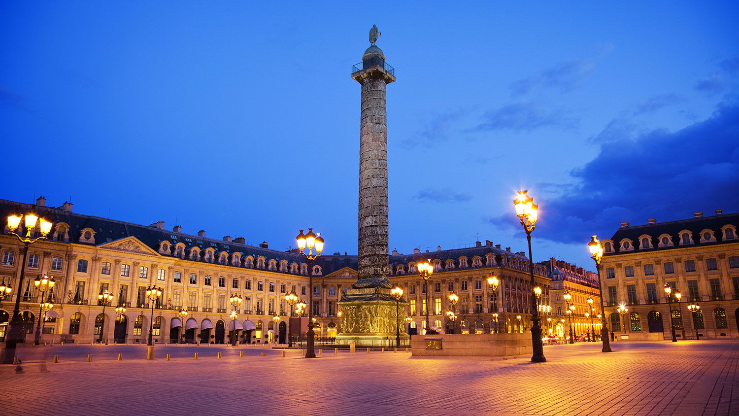 Tour notturno di Parigi in autobus panoramico Tootbus Foto 4