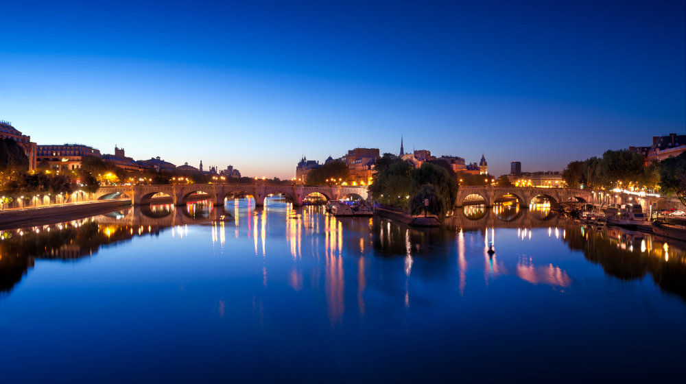 Yachts de Paris: New Year's Eve Dinner Cruises on the Seine in Paris Photos 7