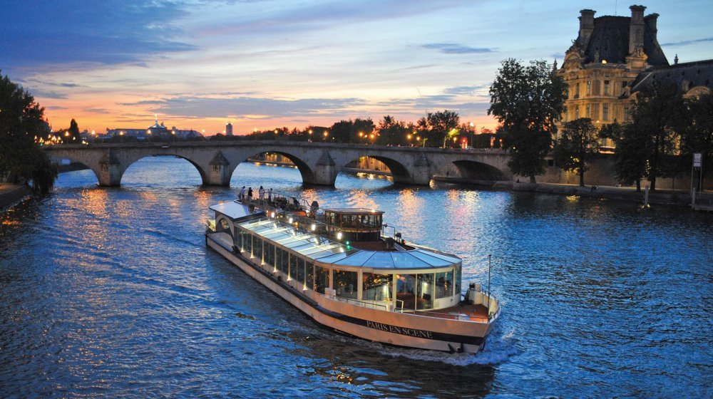 Paris en Scene Dinner-Cruise of December 31 Photos 1