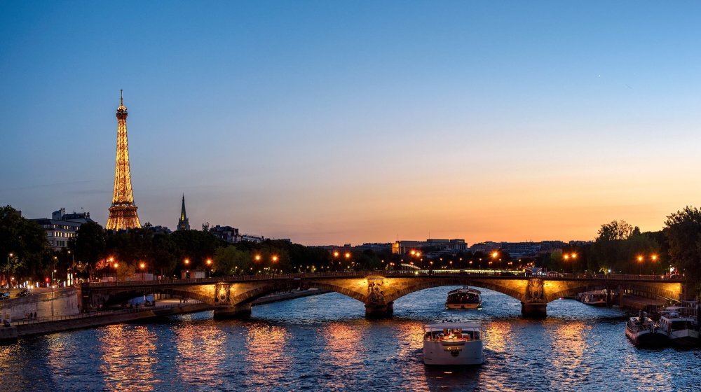 Dîner-Croisière de Nouvel An à Paris à bord des Bateaux Parisiens Photos 7