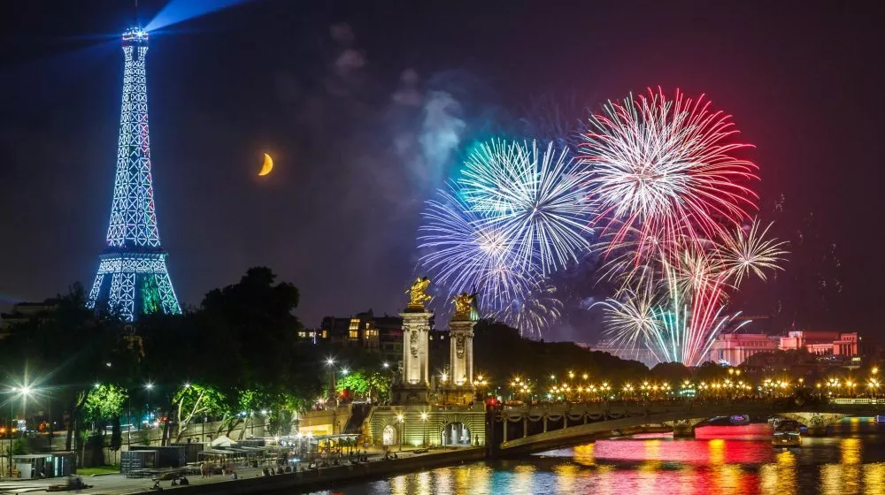 Bateaux Mouches Dinner Cruise July 14th Fireworks in Paris