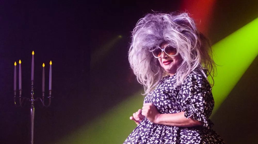 Ano Novo no Cabaret l'Artishow em Paris Fotos