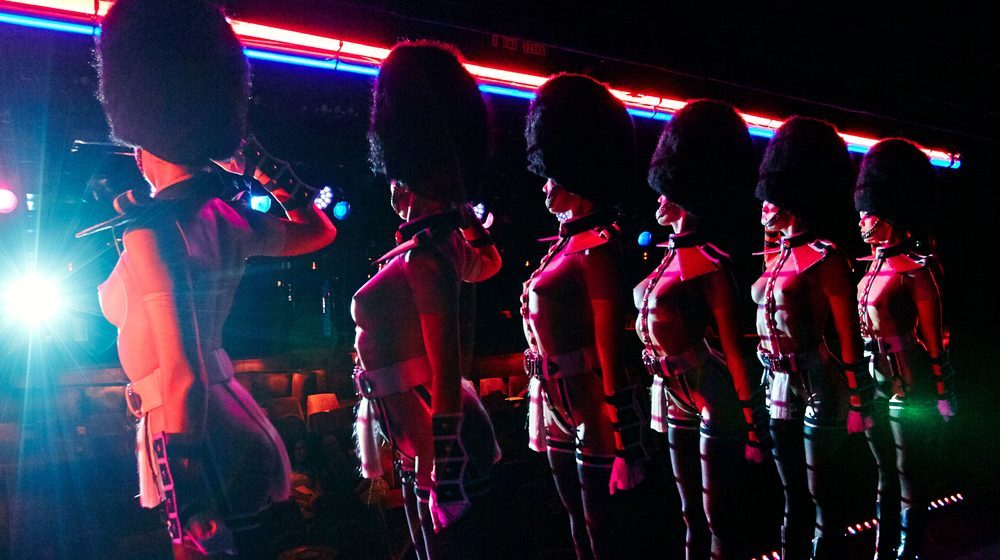Groupes - Cabarets - Le Crazy Horse Photos 4