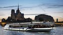 Bateaux-Mouches - Jean Sébastien Mouche devant Notre-Dame de Paris