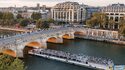 Bateaux-Mouches - Croisière Promenade sur la Seine à Paris - Pont Neuf