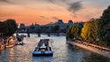 Bateaux-Mouches - Croisière de Nuit à Paris