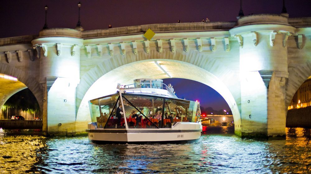 bateaux mouches night cruise