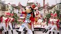  Disneyland® Joyeux Mickey avec Dingo à Disneyland ©DISNEY 