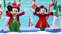 Disneyland® Joyeux Mickey avec Mickey et Minnie à Disneyland ©DISNEY 