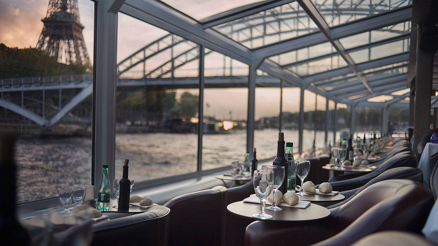 14. Juli in Paris an der Seine an Bord von Paris en Scène Fotos 1