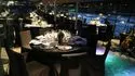 Kreuzfahrten mit Weihnachtsessen am 24. Dezember in Paris, Frankreich, an Bord der Bateaux Parisiens