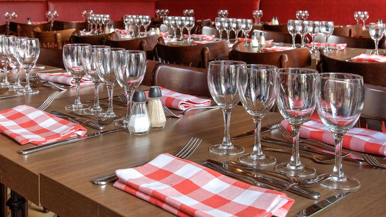 New Year's Eve dinner at La Mère Catherine restaurant in Paris Photos 2