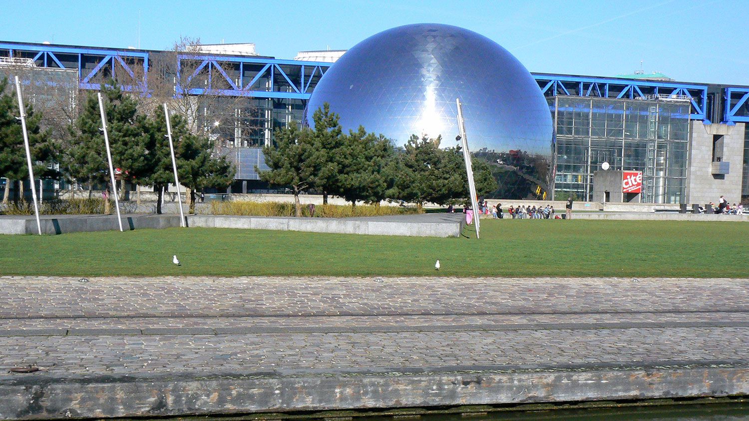 Paris Canal Cruise on the Canal Saint-Martin in Paris Photos 3