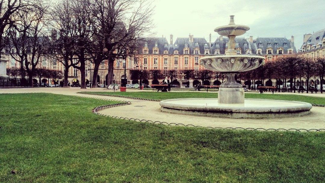 Shopping - Paris Chic Photos 1