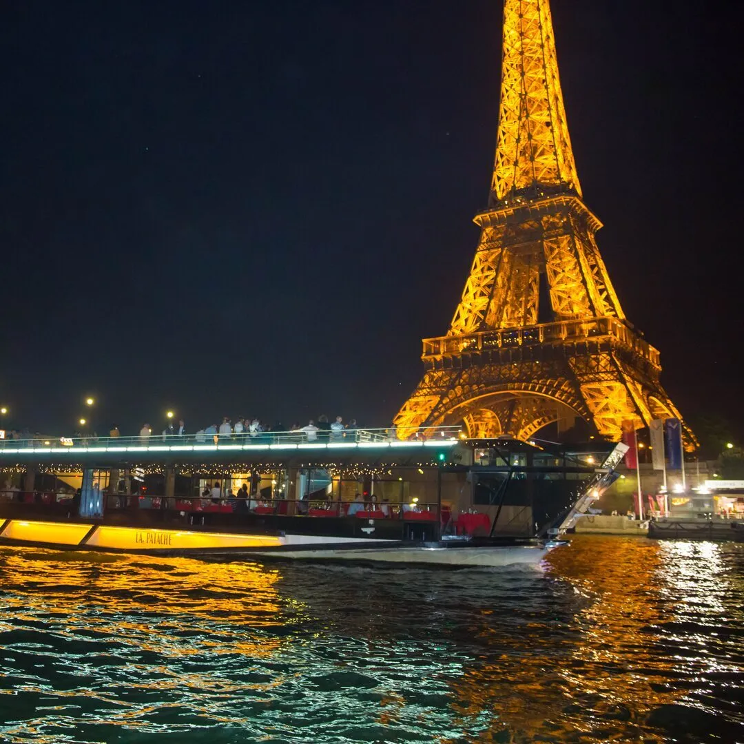 Bateaux Mouches Croisi re De Nuit Sur La Seine Paris bateaux-mouches-croisi-re-de-nuit-sur-la-seine-paris
