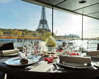 Mariage sur la Seine à Paris - Réservation avec www.cometoparis.com - Bateau Le Bretagne