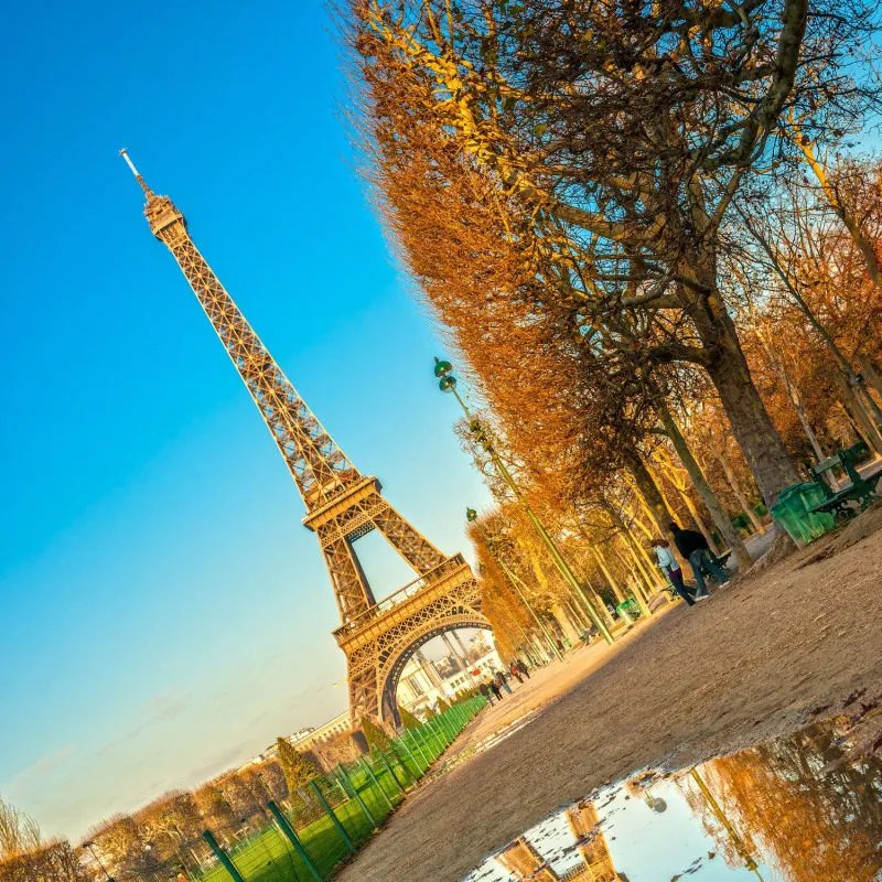 Quartier Sentier à Paris : Histoire, Accès et Informations • Come to Paris